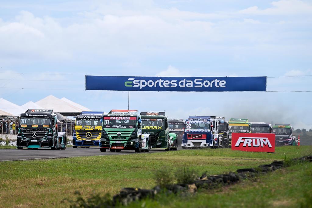 A Super Truck Elite largou para uma temporada de muitas emoções em 2025 