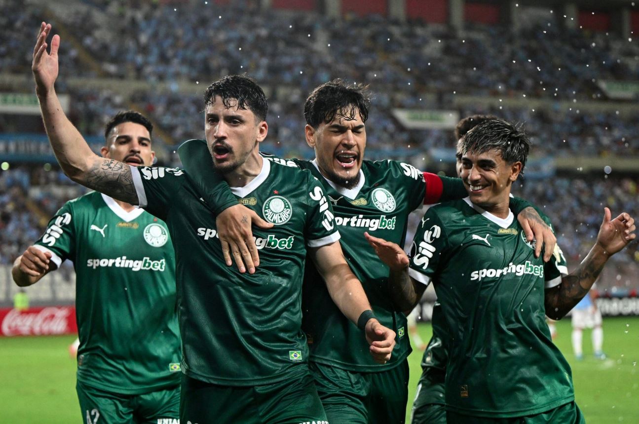 Piquerez fez de pênalti um dos gols do Palmeiras em Lima. 