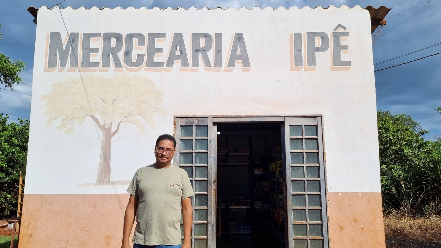 Com prateleiras cheias e produtos de primeira necessidade, a Mercearia Ipê facilita o acesso de moradores da Aldeia Jaguapiru a itens essenciais do dia a dia.
