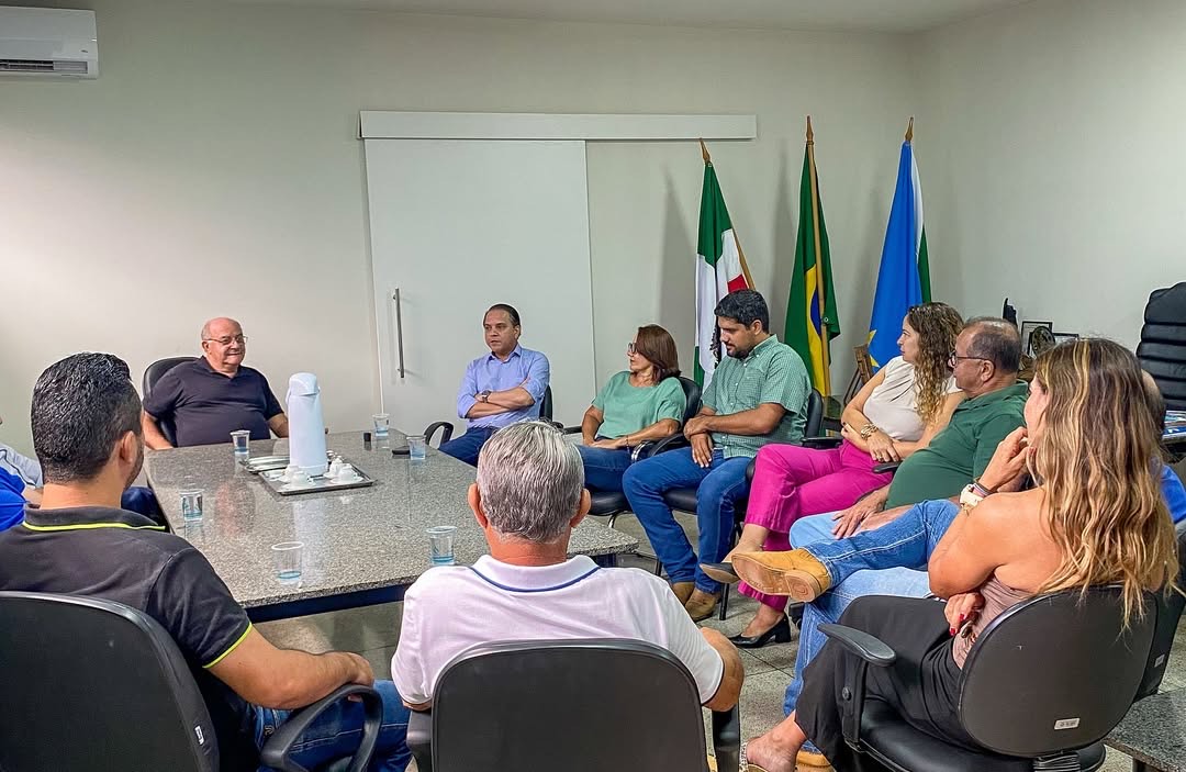 Durante a conversa com autoridades locais, Coronel David ouviu demandas e apresentou propostas para fortalecer os serviços públicos em Rio Verde.