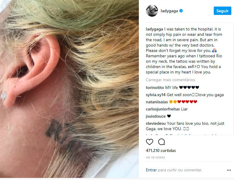 No hospital, cantora fotografou tatuagem e fez declaração aos fãs brasileiros