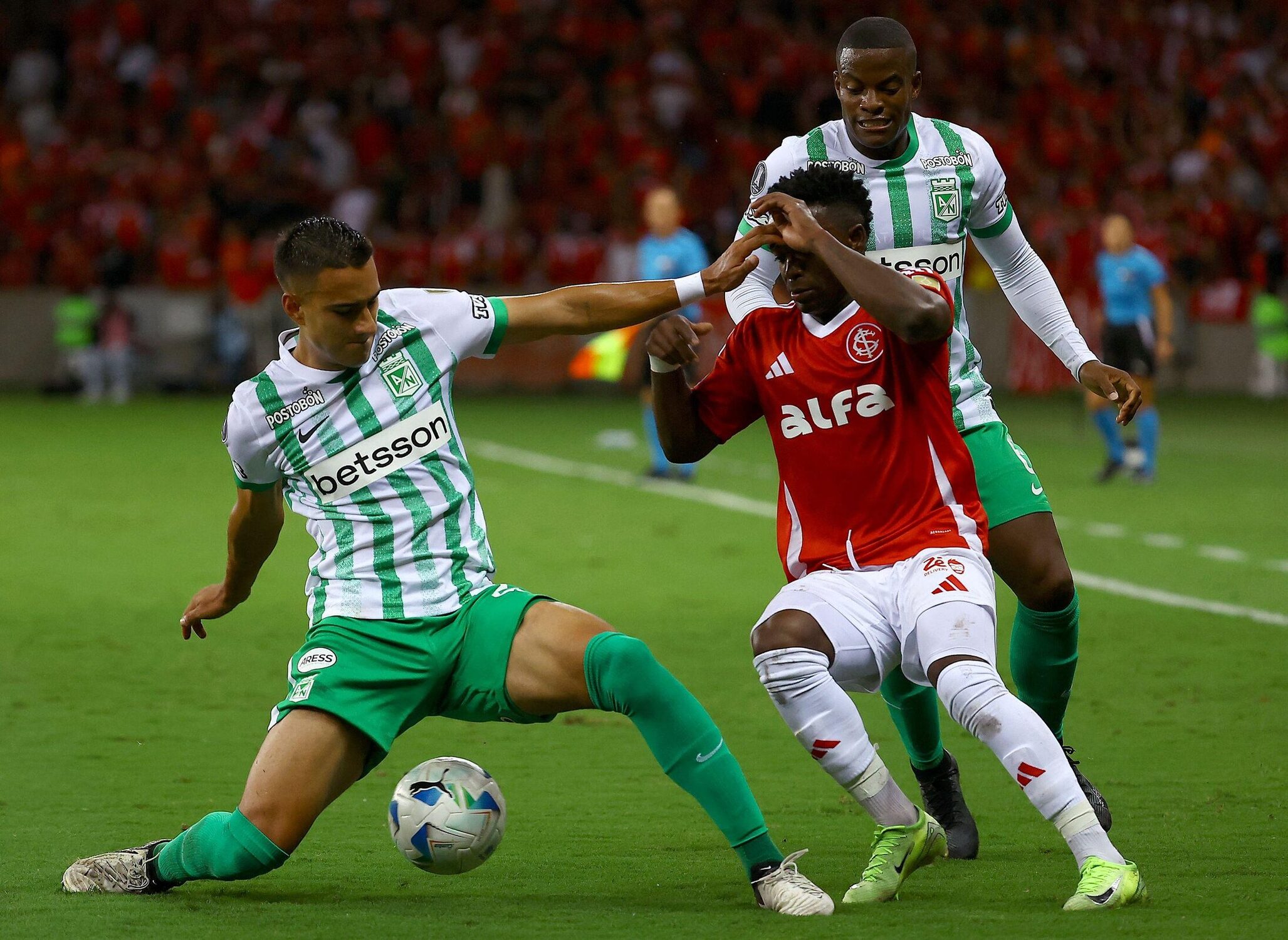 Atlético Nacional foi derrotado por 3 a 0 para o Inter pela Libertadores.