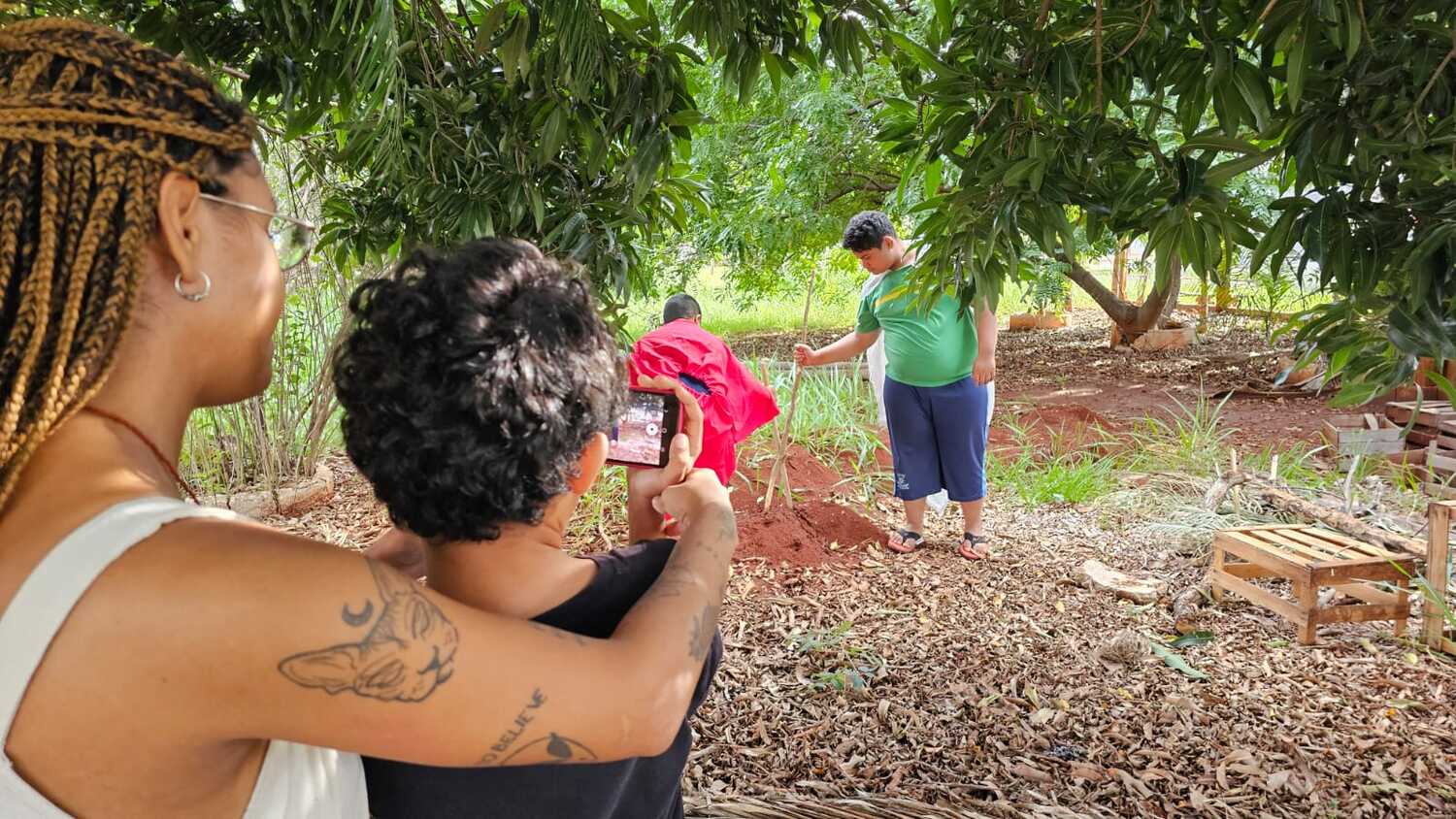 Oficina transforma celular em câmera e jovens em diretores de seus próprios filmes