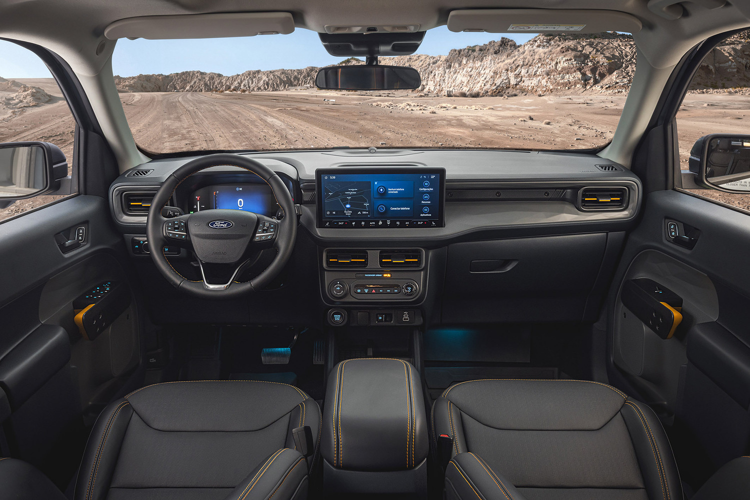 No interior, o destaque vai para a nova central multimídia SYNC 4 com tela de 13,2 polegadas, que vem com Android Auto e Apple CarPlay sem fio.
