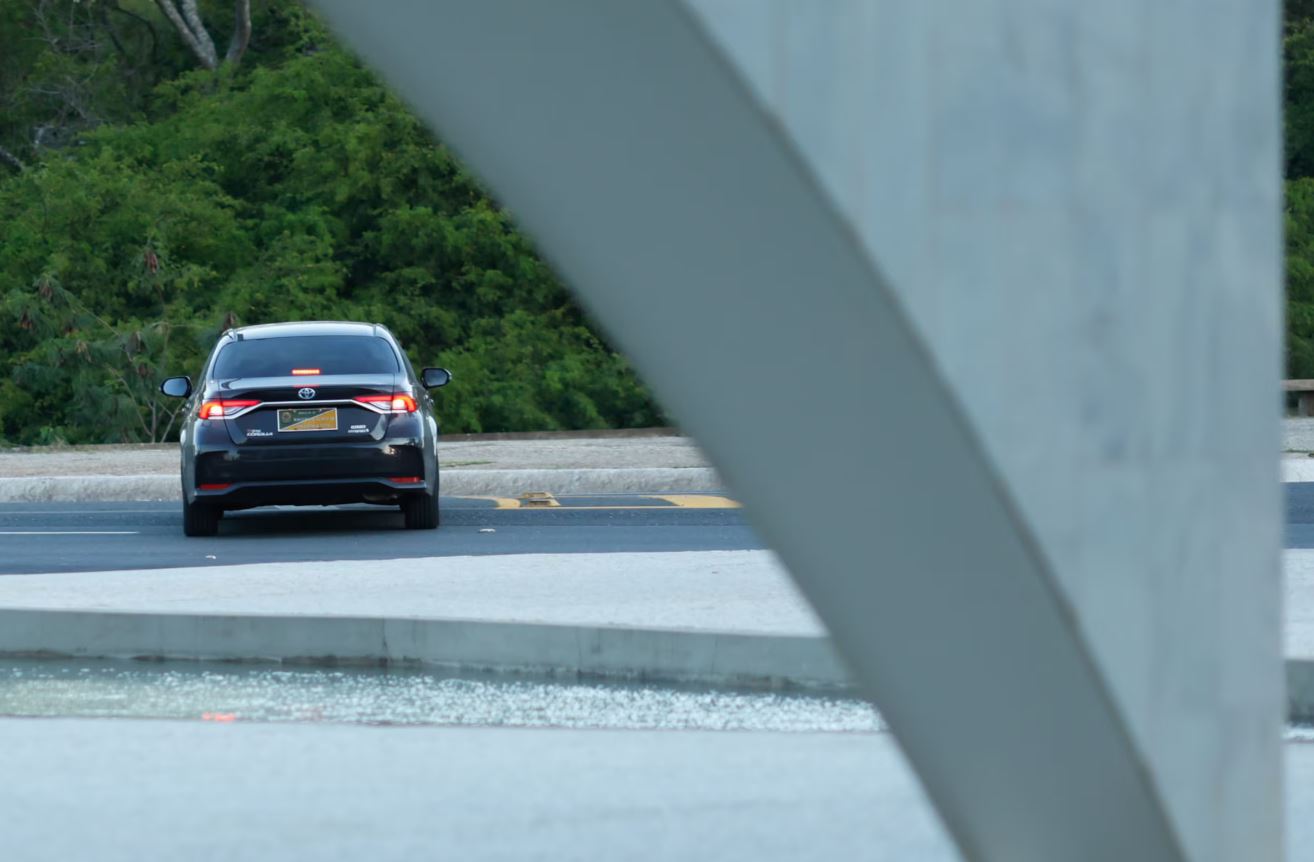 Carlos Lupi deixa Palácio do Planalto após reunião com Lula