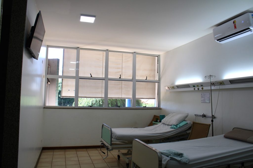 Hospital São Julião inaugura 12 leitos com apoio do Governo de MS e amplia capacidade de atendimento do SUS em Campo Grande.