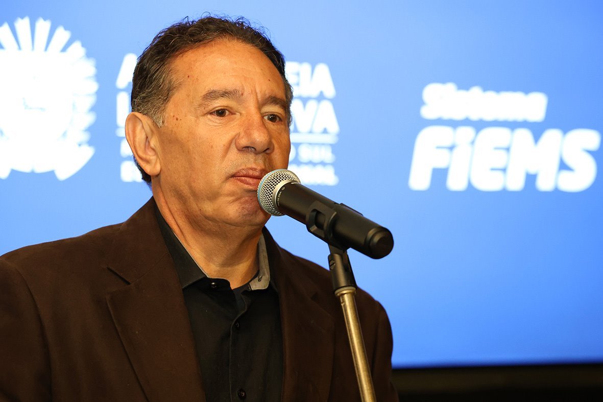 Deputado Gerson Claro recepcionou os participantes da reunião