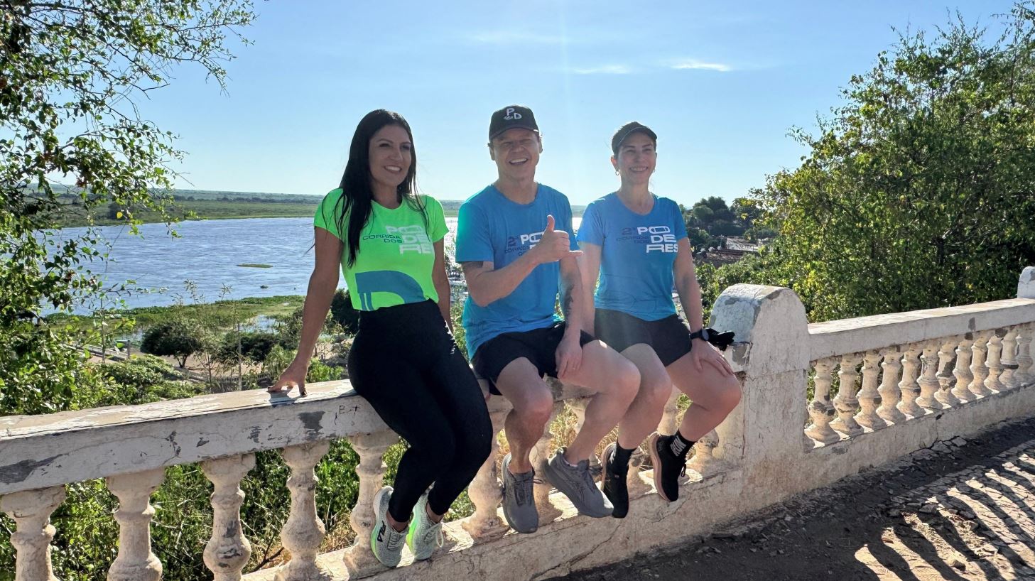 Katia, Paulo e Mônica enalteceram evento, que foi realizado  com a vista para o Rio Paraguai