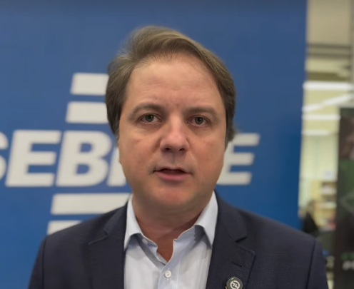 Em entrevista, Cláudio Mendonça reforça o papel do Sebrae no apoio aos empreendedores, com consultorias antes e depois da liberação de crédito.