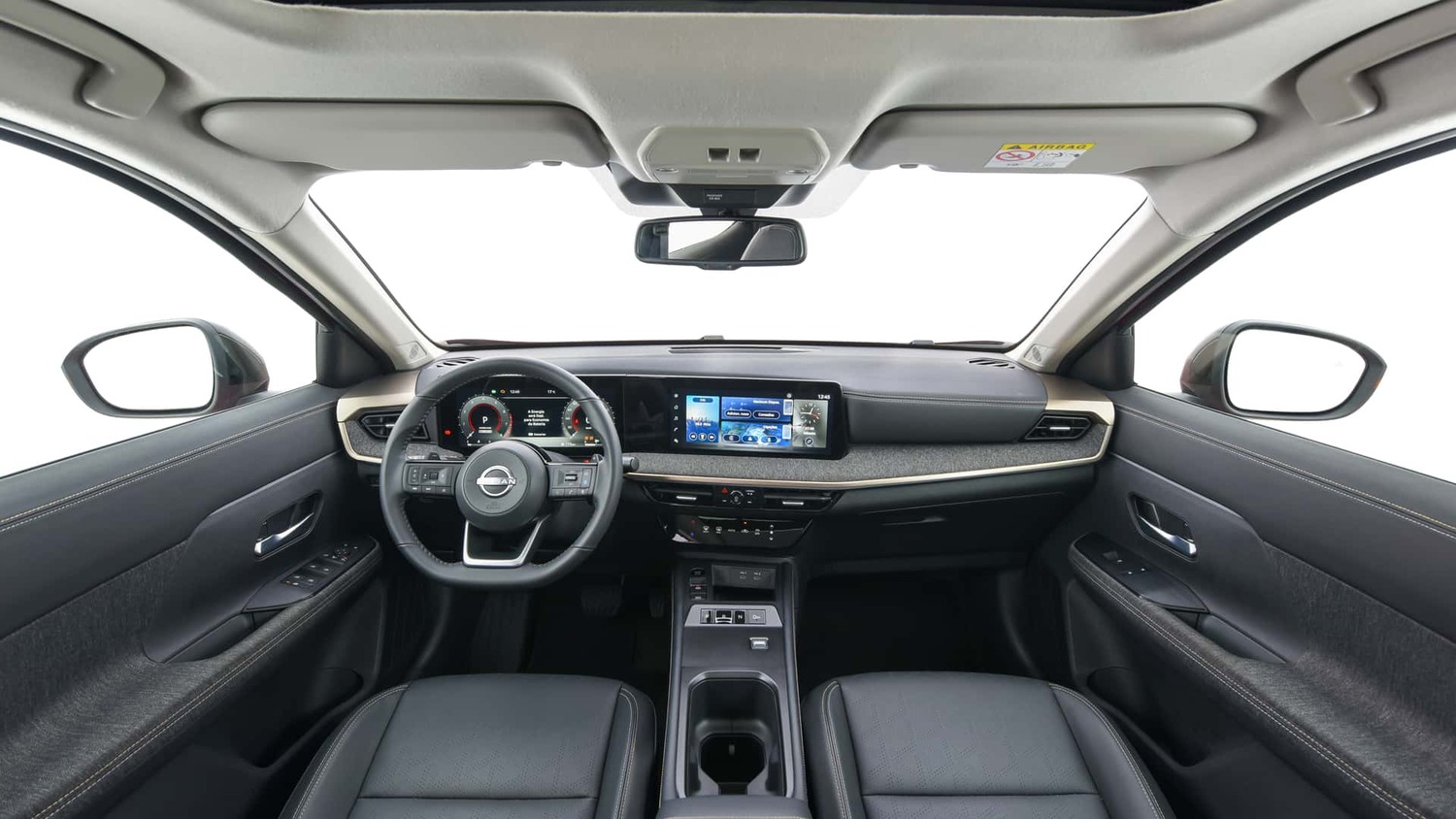 Painel com duas telas digitais e e-Shifter no console dão ar de carro do futuro ao Kicks Platinum.