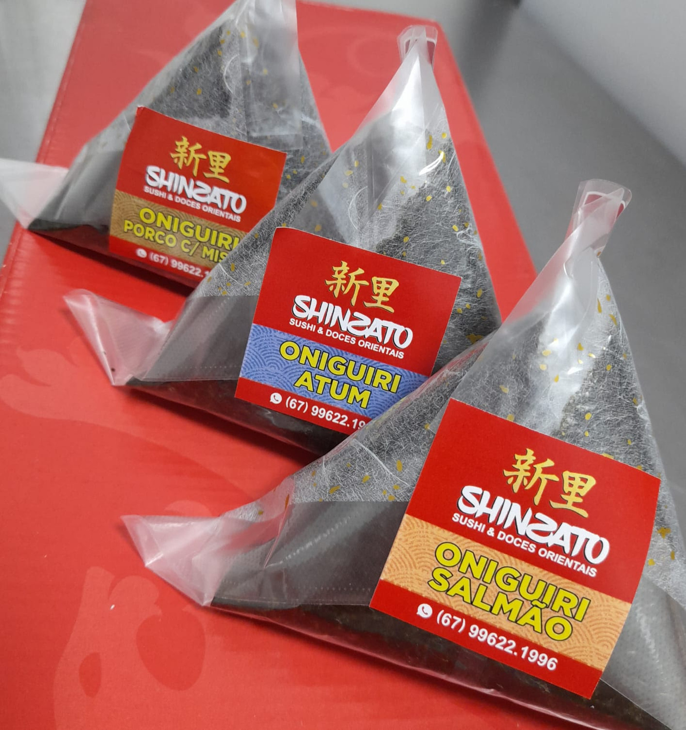Onigiri é um lanche popular do Japão recheado com diversos ingredientes (Foto: Arquivo Pessoal)