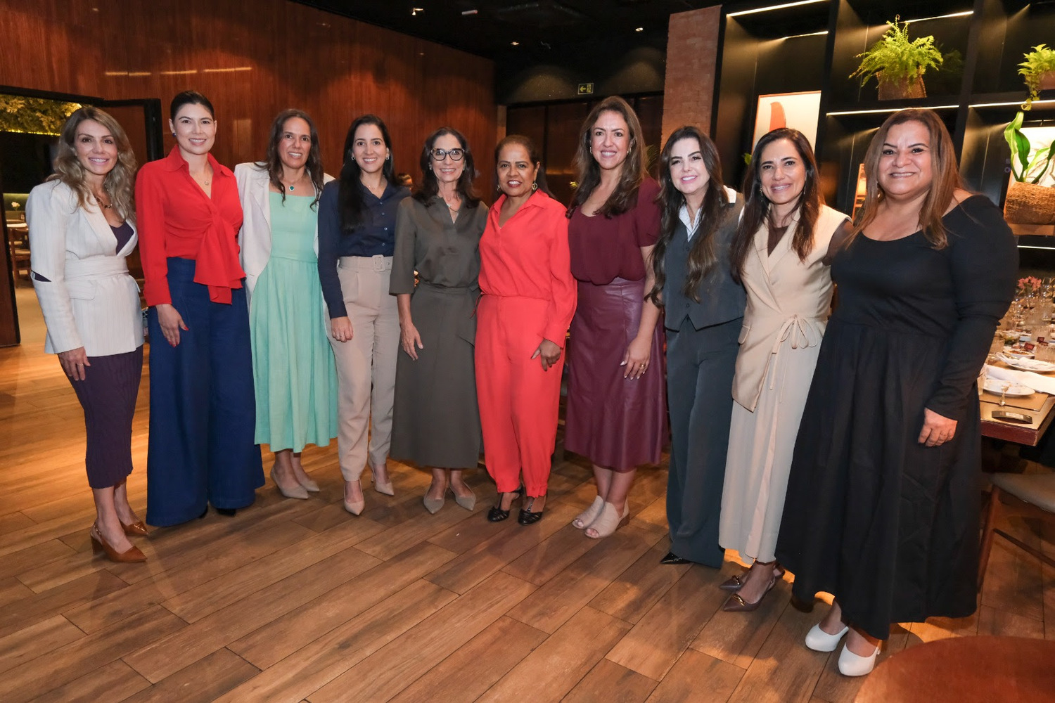 Lideranças femininas que atuam na iniciativa pública, privada e na esfera política, participaram do encontro