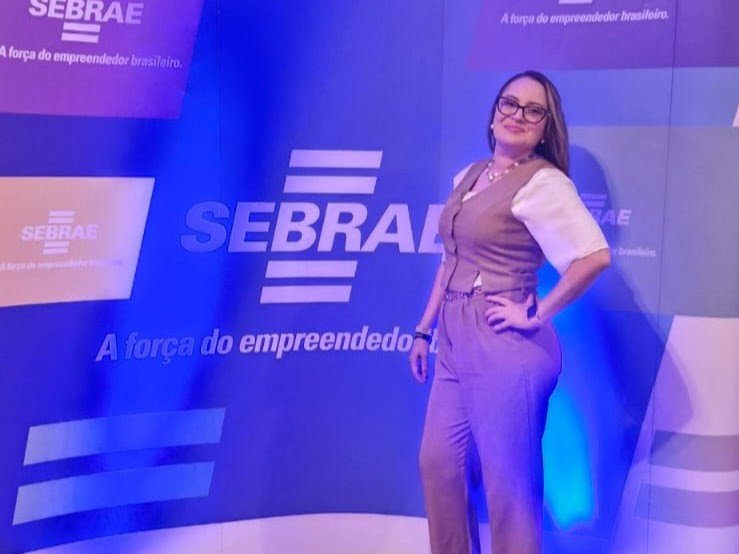 Sâmia Jalil, representante da Sempre Bella Cosméticos e Acessórios