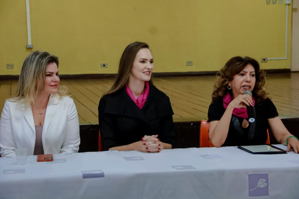A vice-prefeita e secretária de Assistência Social, Camilla Nascimento; A secretária Executiva da Mulher, Angélica Fontanari e a coordenadora municipal da Casa da Mulher Brasileira, Iacita Azamor