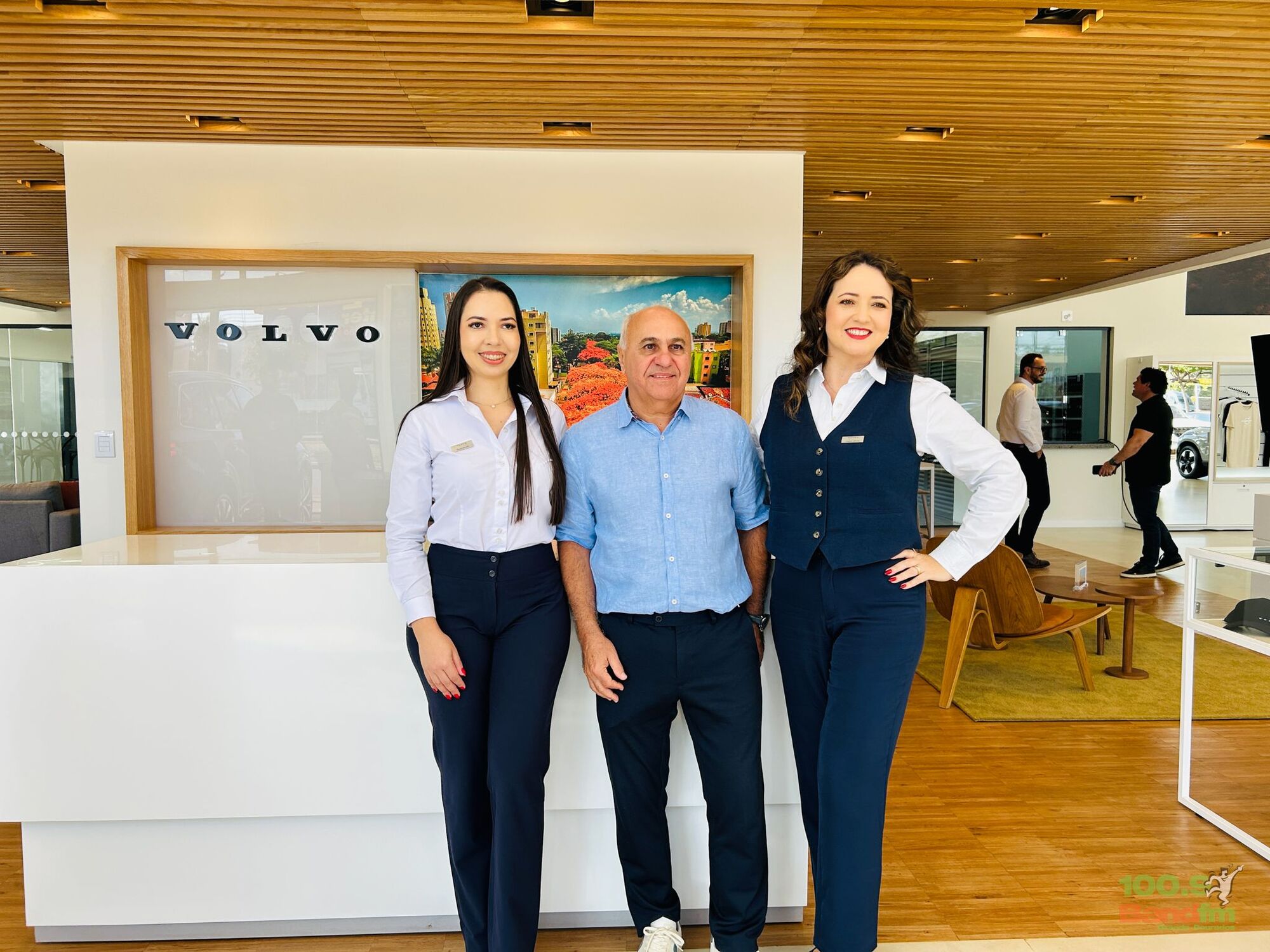 Recepção da Enzo Volvo durante o lançamento do XC60; evento reuniu clientes e representantes da marca sueca.