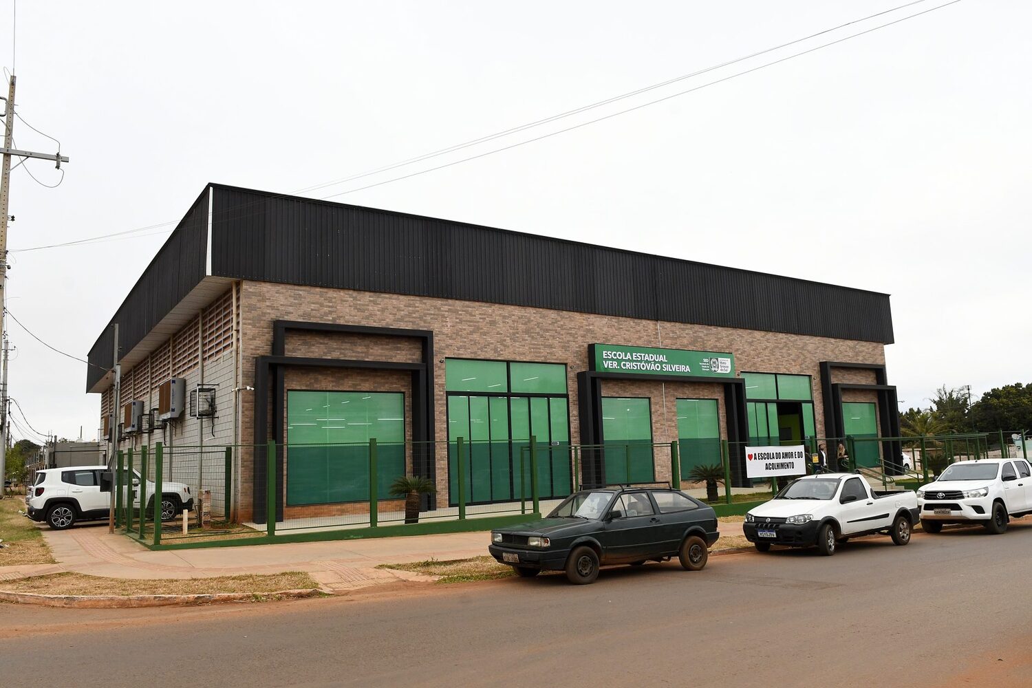 Descerramento da placa da Escola Estadual Vereador Cristóvão Silveira (Foto: Bruno Rezende)