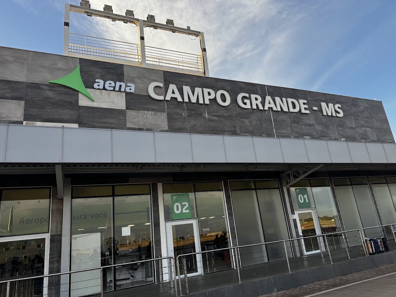 Fachada do aeroporto de Campo Grande, administrado pela espanhola Aena; terminal passa por reforma que deve dobrar a capacidade de atendimento.