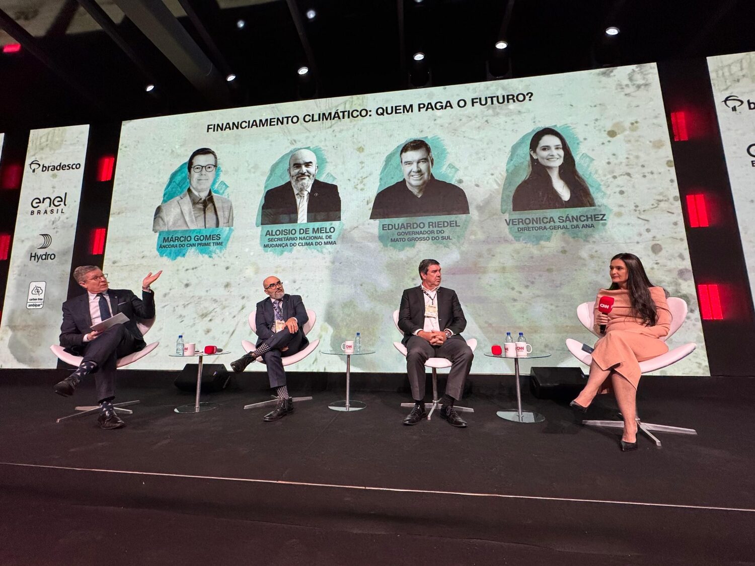 debate que reuniu autoridades públicas, representantes de agências reguladoras, especialistas e lideranças empresariais