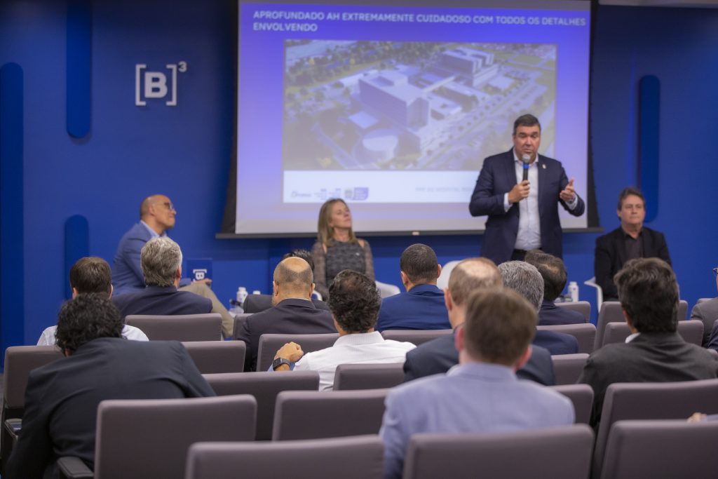 Com foco na construção de uma nova arquitetura da saúde, o Governo de Mato Grosso do Sul apresentou nesta quinta-feira (24) o projeto de PPP (Parceria Público-Privada) do HRMS (Hospital Regional de Mato Grosso do Sul) aos potenciais investidores, que pode