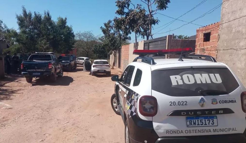 Ação conjunta localizou dois postos clandestinos no bairro Jatobazinho e prendeu dois suspeitos; produto vinha da Bolívia