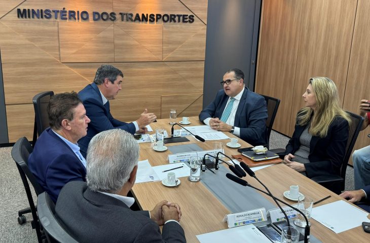 Governador Eduardo Riedel se reúne com o ministro dos Transportes em exercício, George Santoro em Brasília