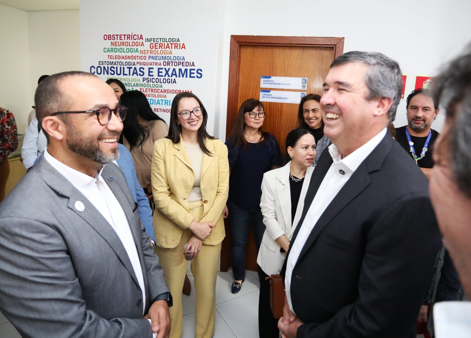 Governador Eduardo Riedel interage com servidores e destaca importância da inovação no SUS