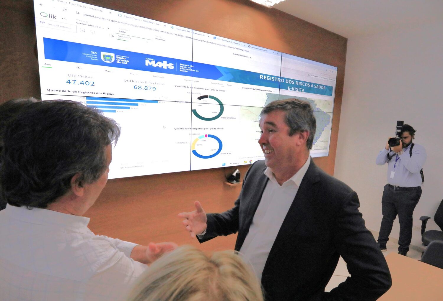 Riedel e equipe técnica celebram avanço digital que já atendeu mais de 188 mil pessoas em MS