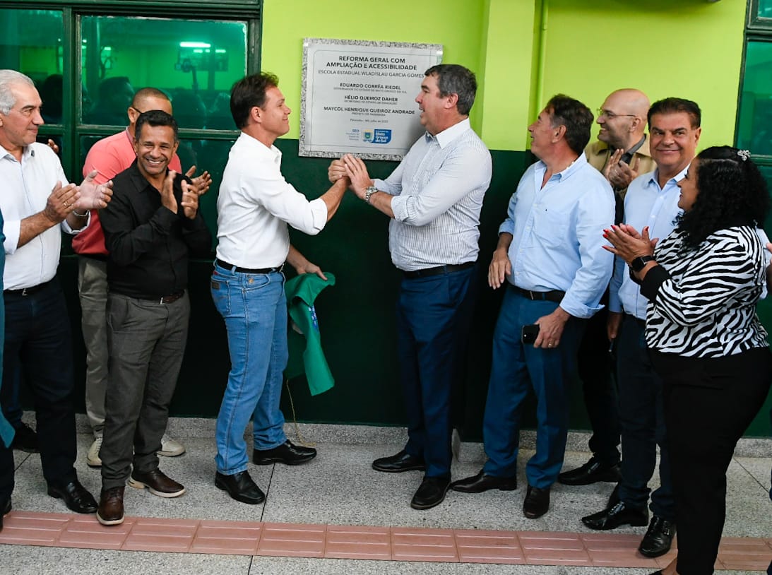 Governador inaugura com prefeito reforma da escola Wladislau Garcia Gomes