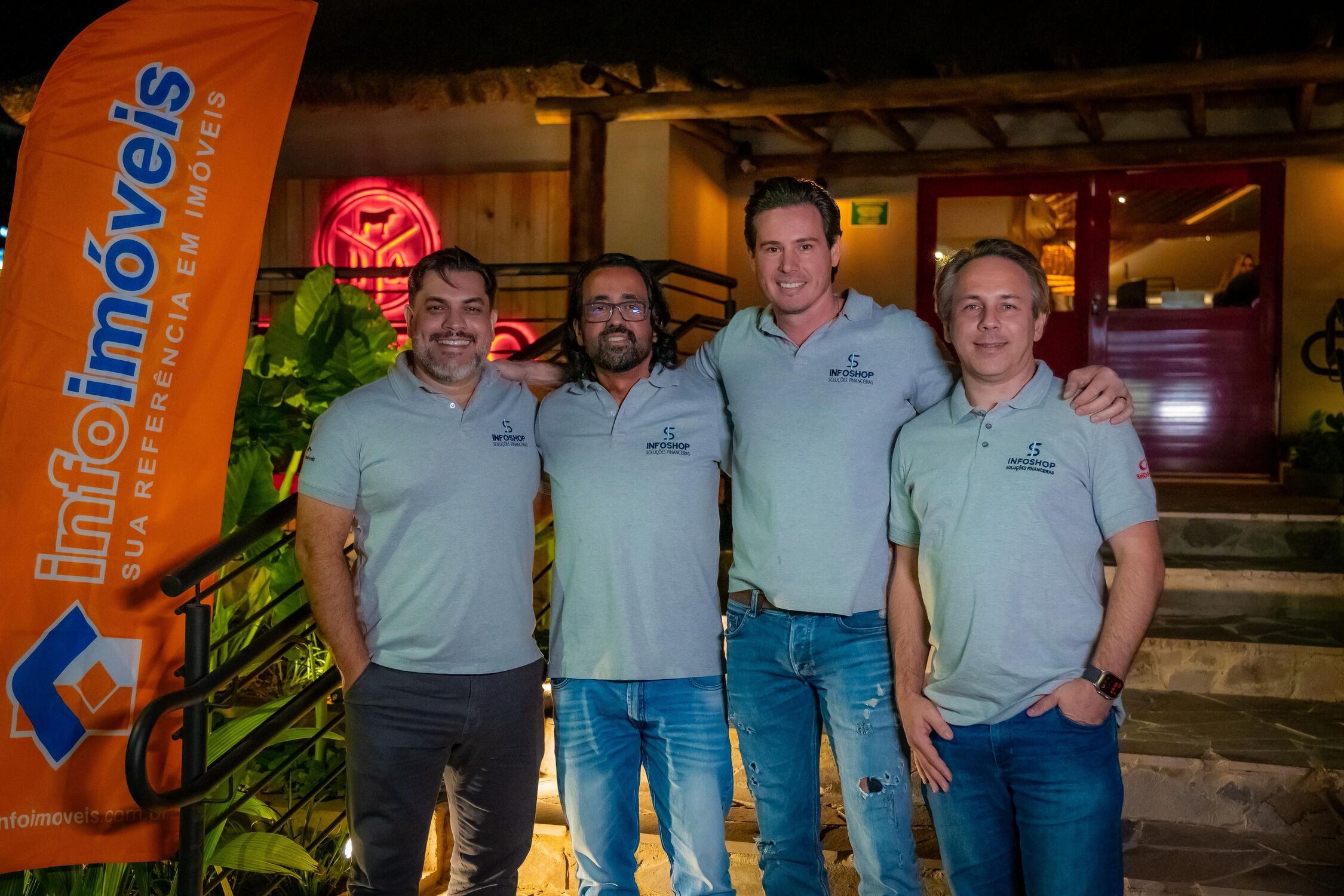 Grupo Infoshop durante evento em Dourados