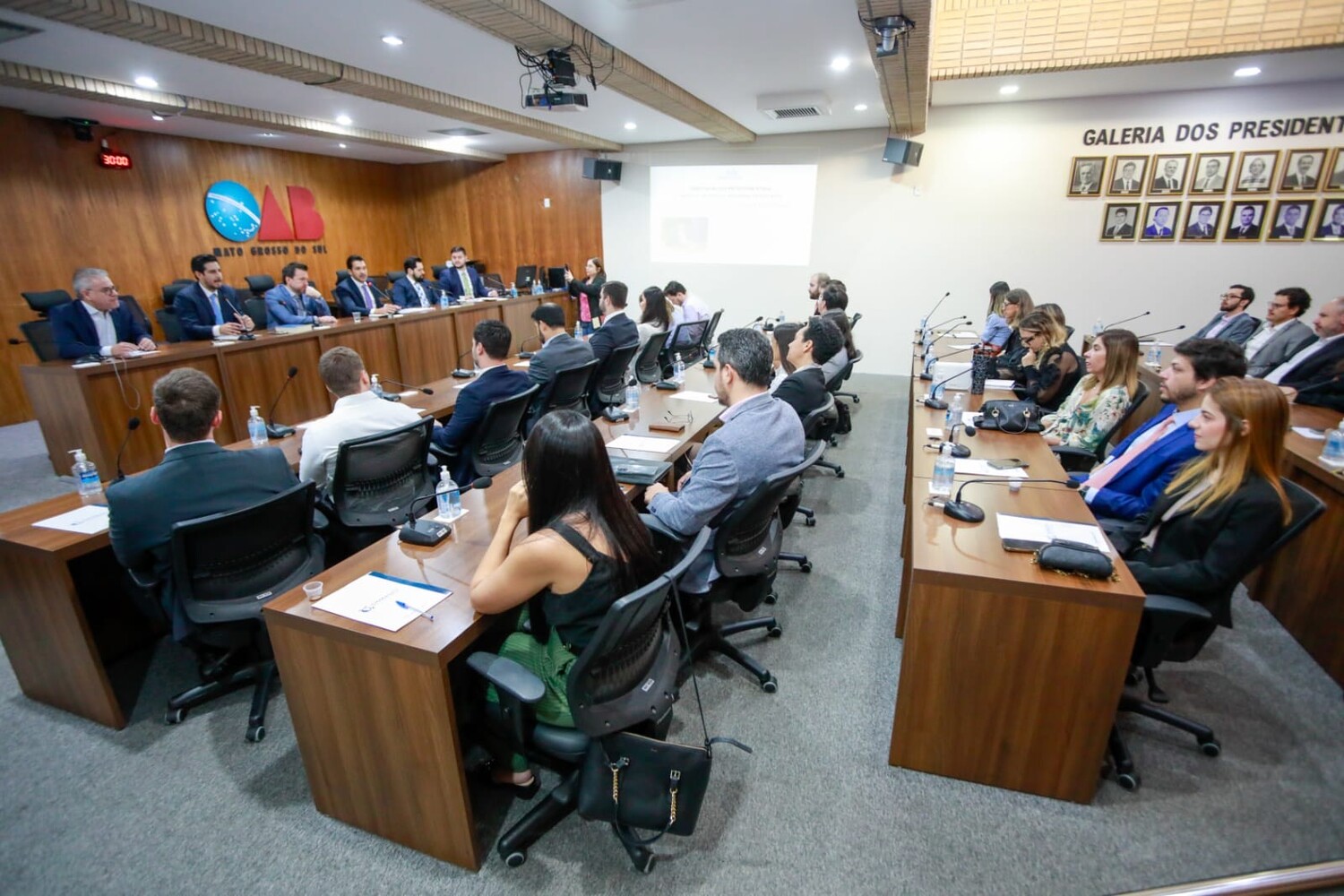 Comissões da OAB/MS reúnem advogados e especialistas em evento que debate os efeitos da reforma tributária no setor rural, na manhã do dia 11 de julho de 2025.
