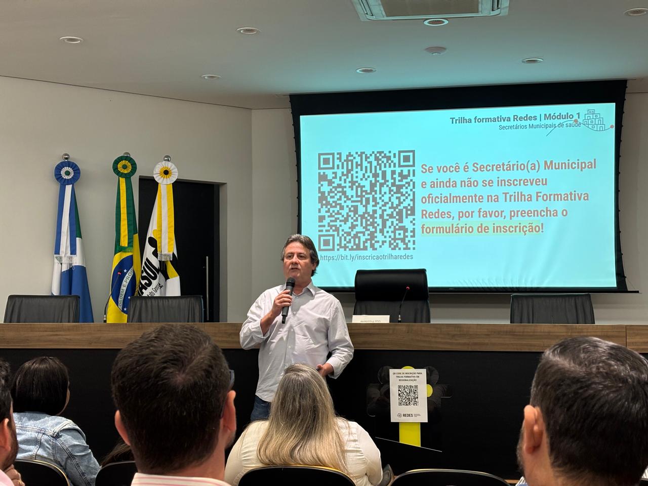 Secretário de Estado de Saúde, Maurício Simões Correa