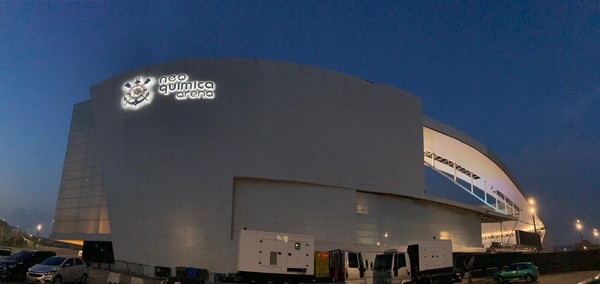 Fachada da Neo Química Arena, estádio do Corinthians em Itaquera; contrato de naming rights pode ser revisto pela nova gestão do clube.