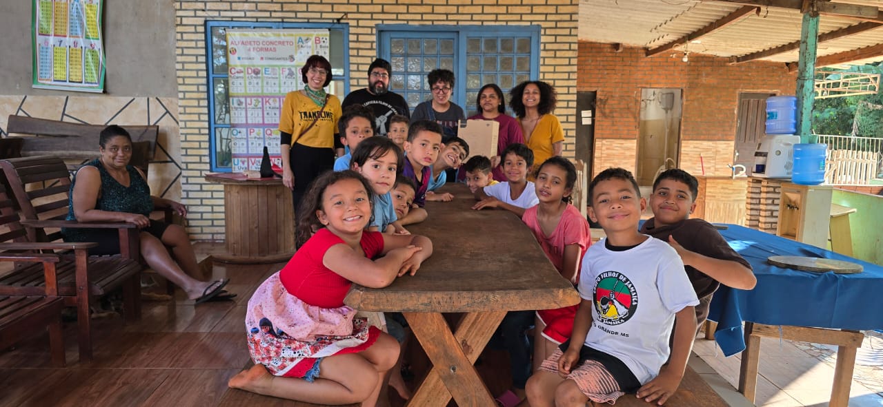 Serão danças típicas, poemas, culinária, trajes e histórias compartilhadas entre crianças e jovens do Moinho Cultural e alunos de escolas públicas da cidade. 