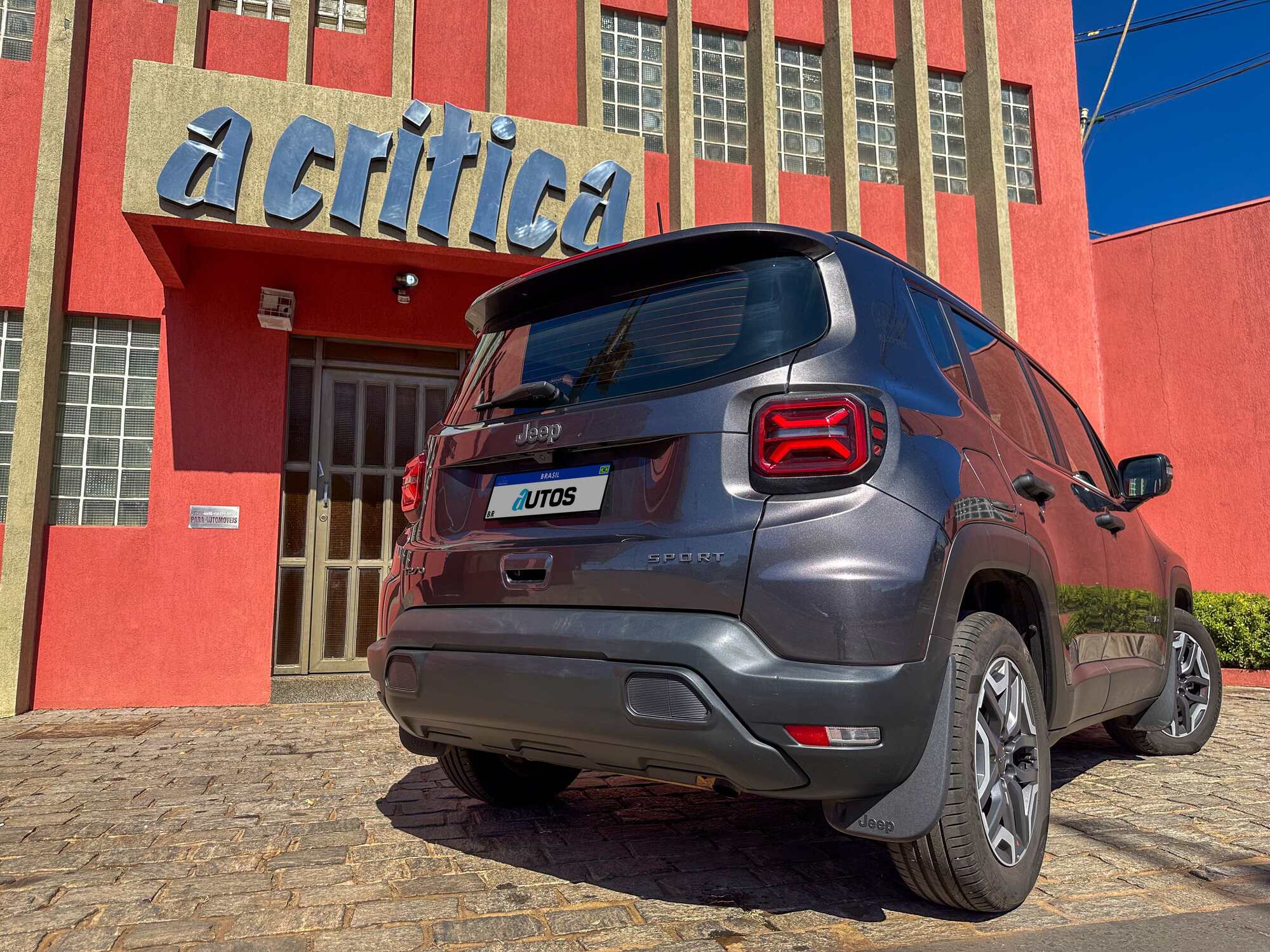Renegade 2026 mostra que motor forte e segurança ainda fazem a diferença