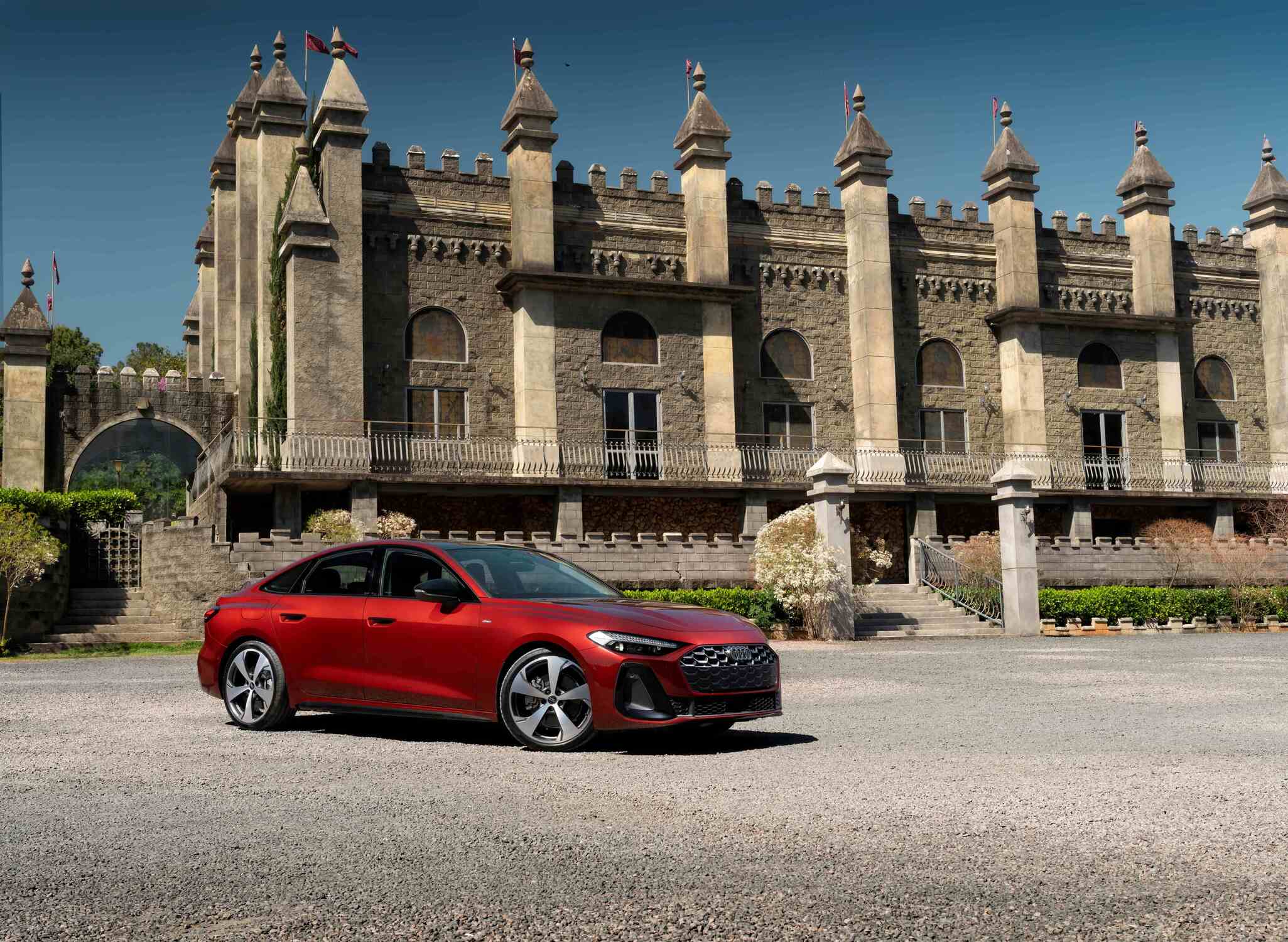 Audi A5 Sedan chega ao Brasil por R$ 379.990 com 272 cv e mais espaço que rivais BMW Série 3 e Mercedes Classe C.