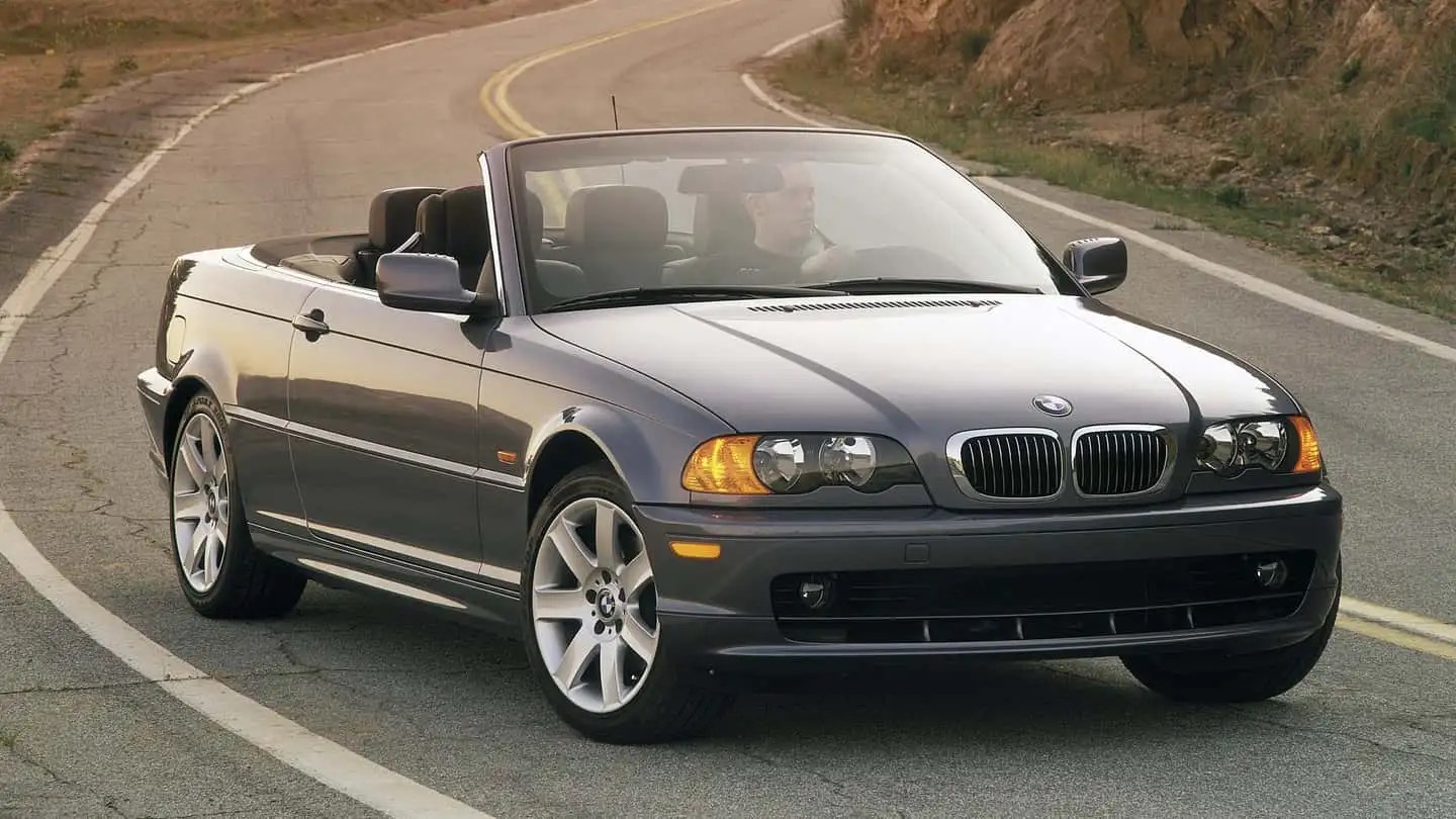 Estilo sem teto  Conversível E46, geração lembrada pelo equilíbrio e pelo M3 343 cv.