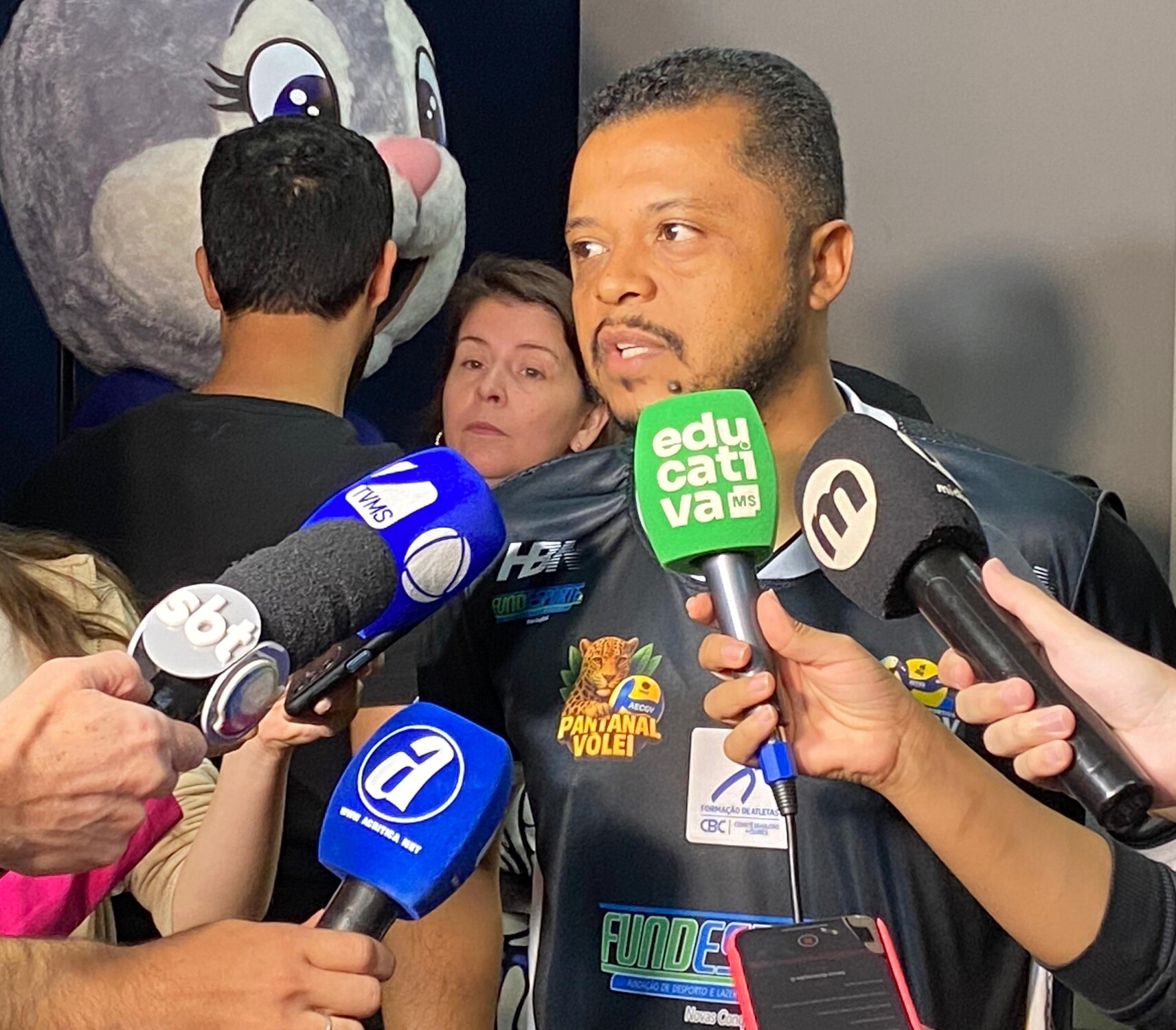 O técnico do Pantanal, Alessandro Fadul