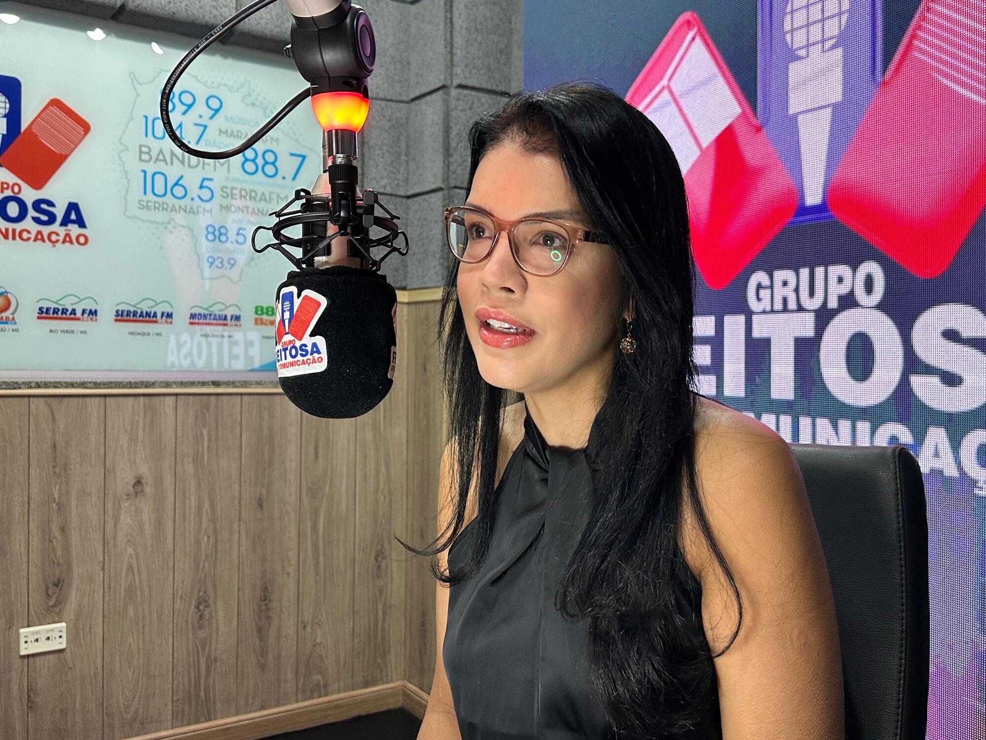 Promotora Fabrícia Barbosa alerta para falhas no acolhimento de crianças em MS e critica exploração de menores nas redes sociais.