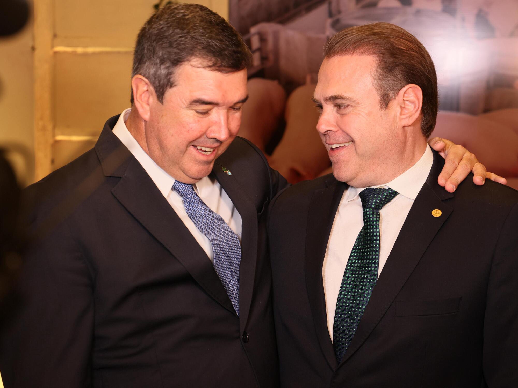 O governador Eduardo Riedel também esteve presente na posse e destacou que o desempenho do estado está diretamente ligado ao bom desempenho do agronegócio