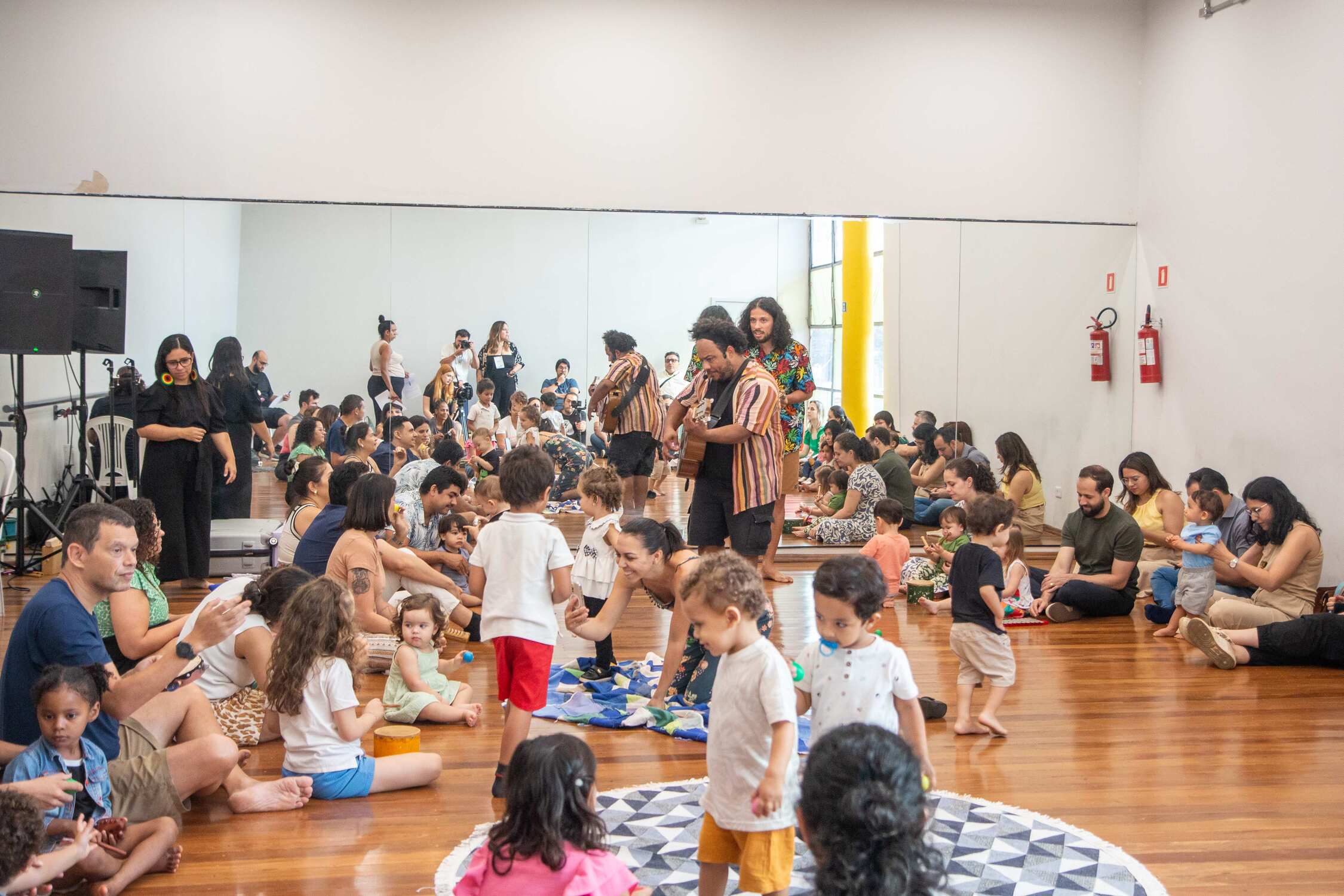 Oficinas, espetáculos e rodas de conversa mostraram como a cultura pode transformar a infância no estado