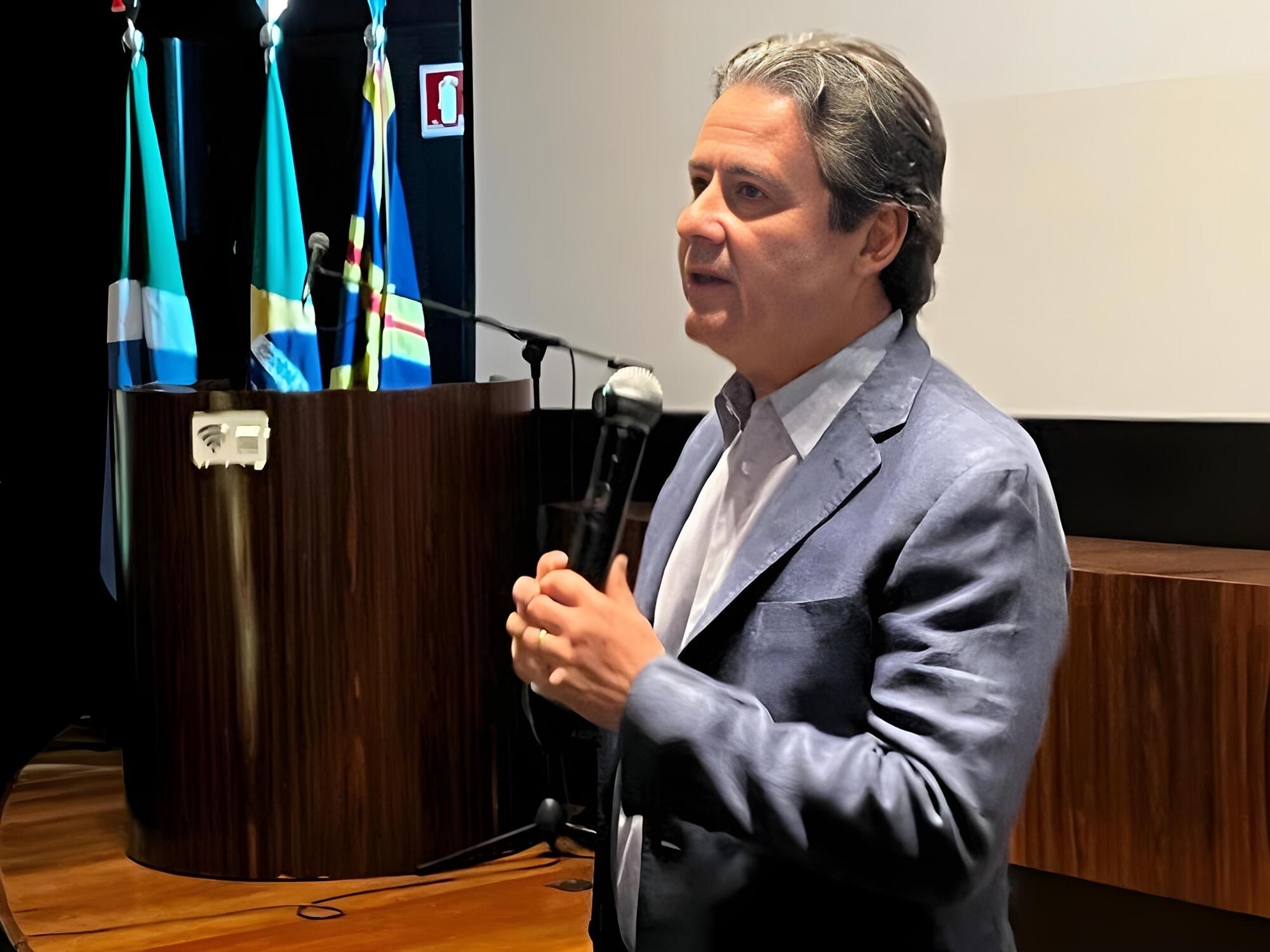 Secretário de Estado de Saúde, Maurício Simões Corrêa