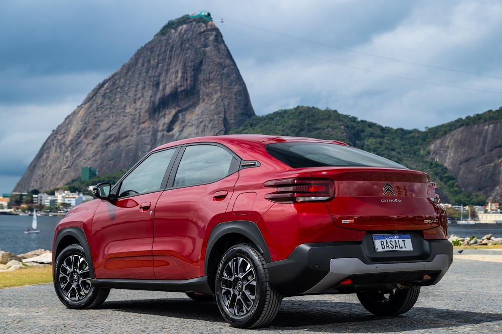 Citroën lança versão Dark Edition do Basalt com visual escurecido e itens exclusivos