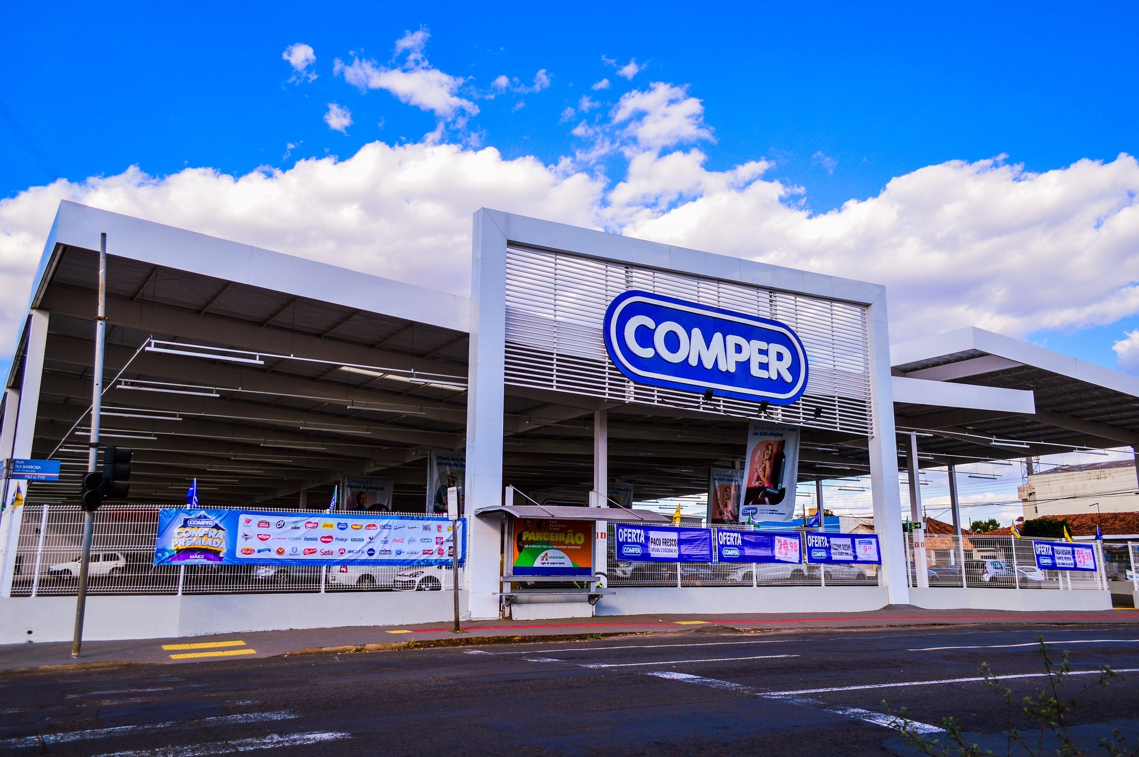 As vagas são para as redes Fort e Comper