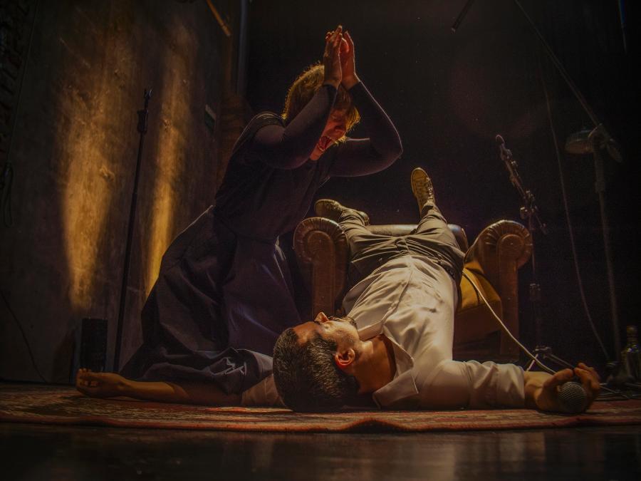 Espetáculo Neva  Armazém Companhia de Teatro - RJ.