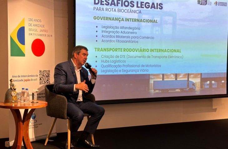 Riedel destaca avanços e desafios legais da Rota Bioceânica, como o DTE e acordos internacionais.