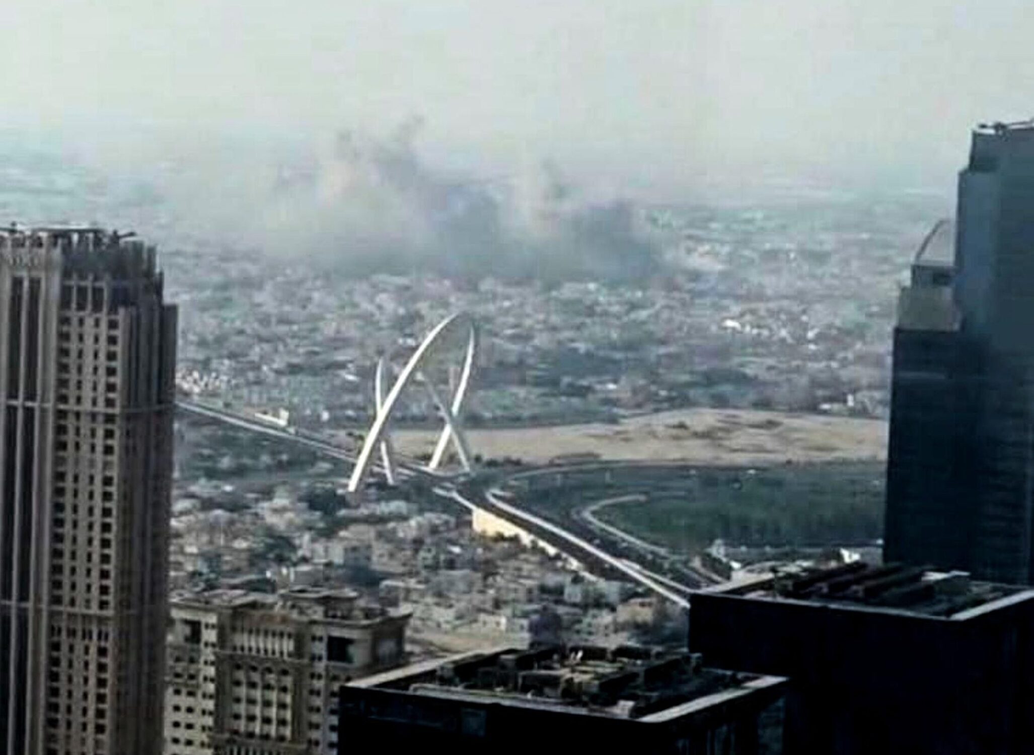 Fumaça sobe de uma explosão em Doha, Catar, em 9 de setembro de 2025.