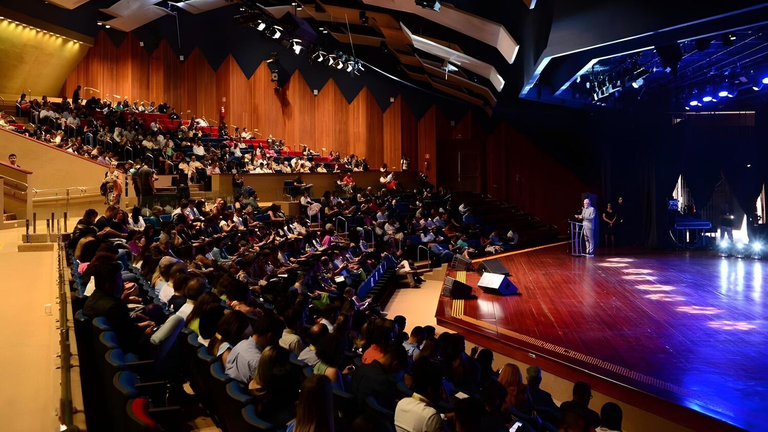 Auditório do Centro de Convenções Rubens Gil de Camilo, em Campo Grande (MS), onde ocorrerá o Senacop 2025, com palestra do presidente do TCU, Vital do Rêgo.