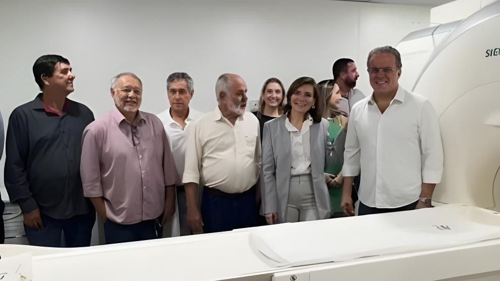 Gestão de Ricardo Ayache leva ressonância magnética a Aquidauana e reduz fila do SUS.