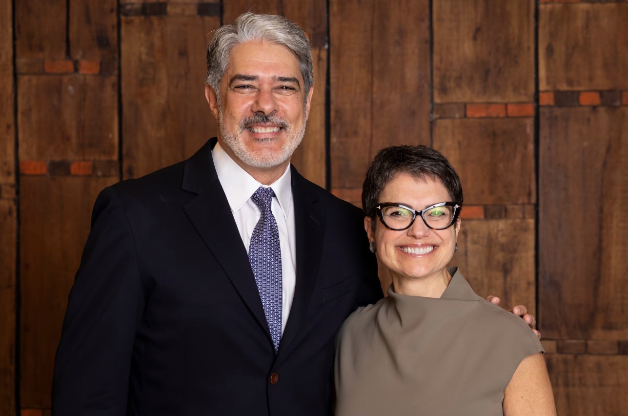 Bonner durante o almoço de hoje na sede da emissora com Sandra Annenberg, sua futura parceira no Globo Repórter 