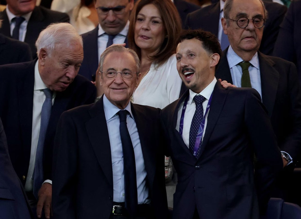 Florentino Pérez, ao centro, deve ser ausência na premiação da Bola de Ouro nesta segunda-feira